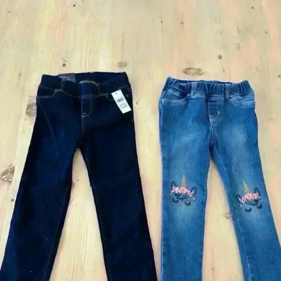 NWT Girls 4T Gap Jeggings Skinny Jeans 2 Pairs - Picture 2 of 6